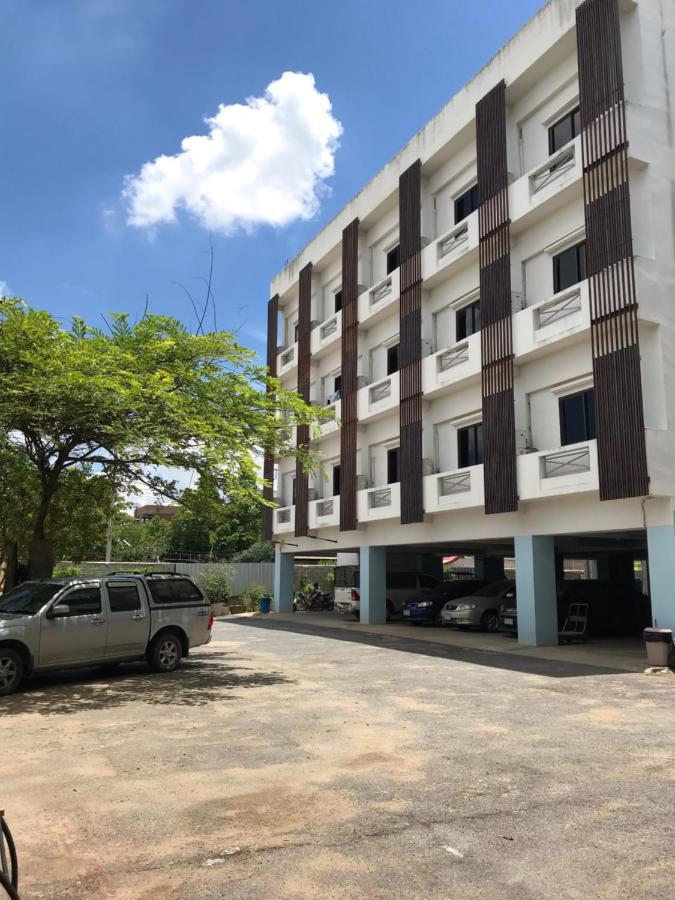 Vatchara Northgate Hotel Nakhon Sawan Extérieur photo