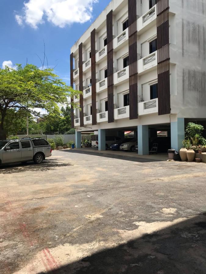 Vatchara Northgate Hotel Nakhon Sawan Extérieur photo