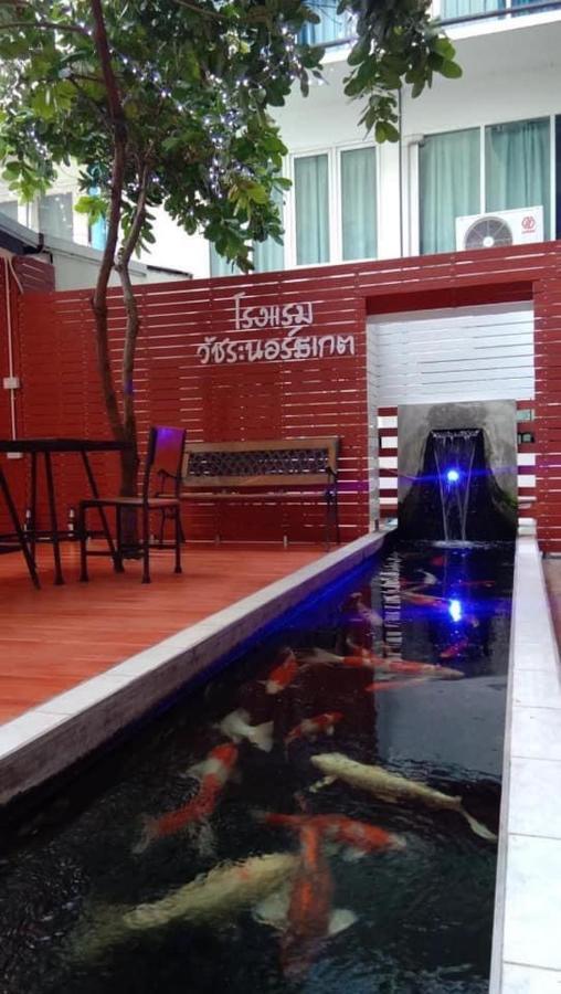 Vatchara Northgate Hotel Nakhon Sawan Extérieur photo
