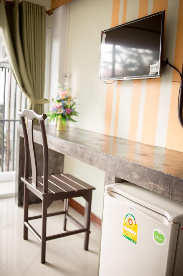 Vatchara Northgate Hotel Nakhon Sawan Extérieur photo